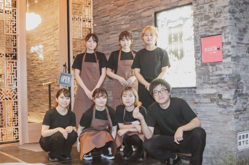 【天神】女性に大人気の純豆腐店で調理、ホールスタッフ